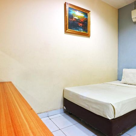 Sabrina Guest House Jakarta Exterior photo