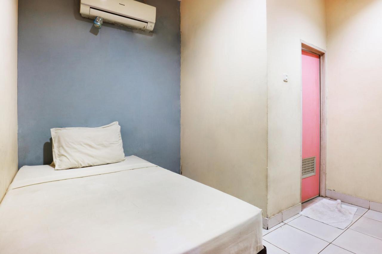 Sabrina Guest House Jakarta Exterior photo